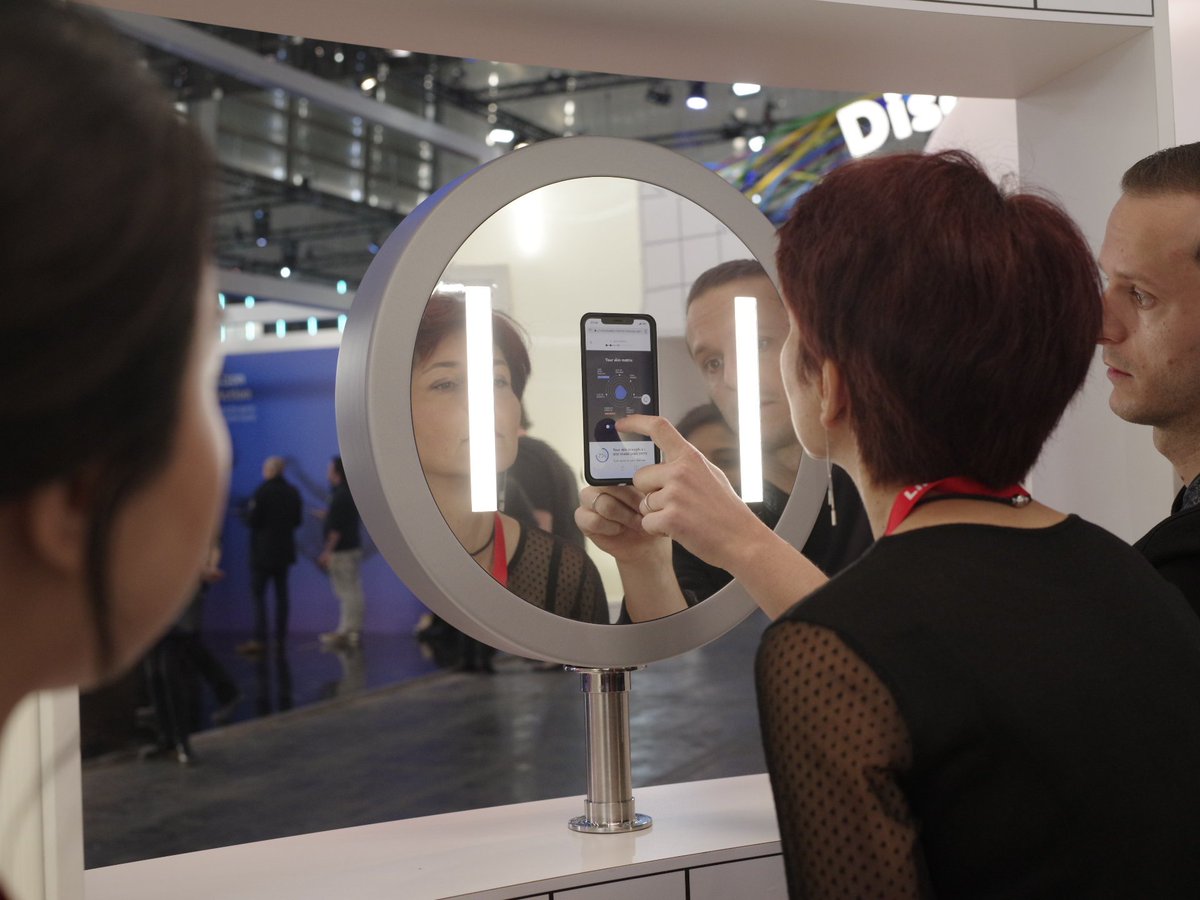 lorealitalia's tweet photo. L’Oréal a @VivaTech: intelligenza artificiale, realtà aumentata e riconoscimento vocale per soluzioni sempre più personalizzate… verso una bellezza senza limiti! #beautytech #VivaTech #technology #innovations https://t.co/ky5jtwGMIo