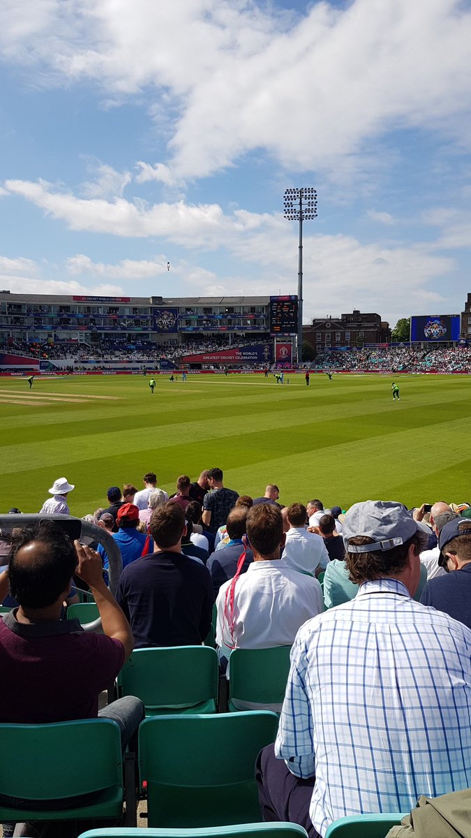 merrymeade's tweet photo. Well it started well with first ball and then came the second.  Oops https://t.co/XWHEJRqAb8