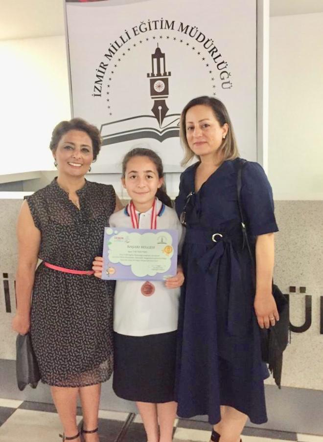 Okulumuz öğrencisi Ayşe NESLİTÜRK  İzmir bilim olimpiyatlarında matematik kategorisinde İzmir 3. Olmuştur öğrencimize başarılarının devamını dilerim👏👏👏
<a href="/Guzelbahce_MEM/">Güzelbahçe MEM</a> <a href="/GunaydinArzu/">Arzu Günaydın</a> <a href="/izmir_ilmem/">İzmir İl Milli Eğitim Müdürlüğü</a> <a href="/izmireba/">İzmir EBA</a>