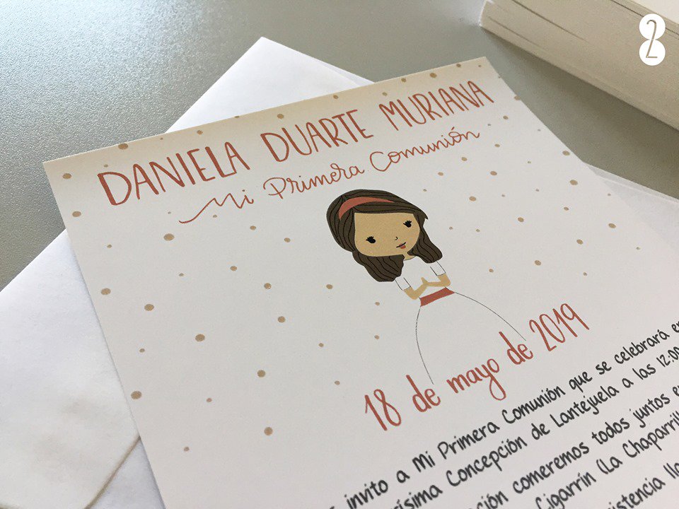 TudosCom's tweet photo. Hoy queremos compartir con todos vosotros las invitaciones que diseñamos para la Primera Comunión de Daniela 💙

¡Mil gracias a su mami por confiar en nosotras!

#invitaciones #Comuniones2019 #Diseño #design #escritoamano https://t.co/gYd9sFcv6w