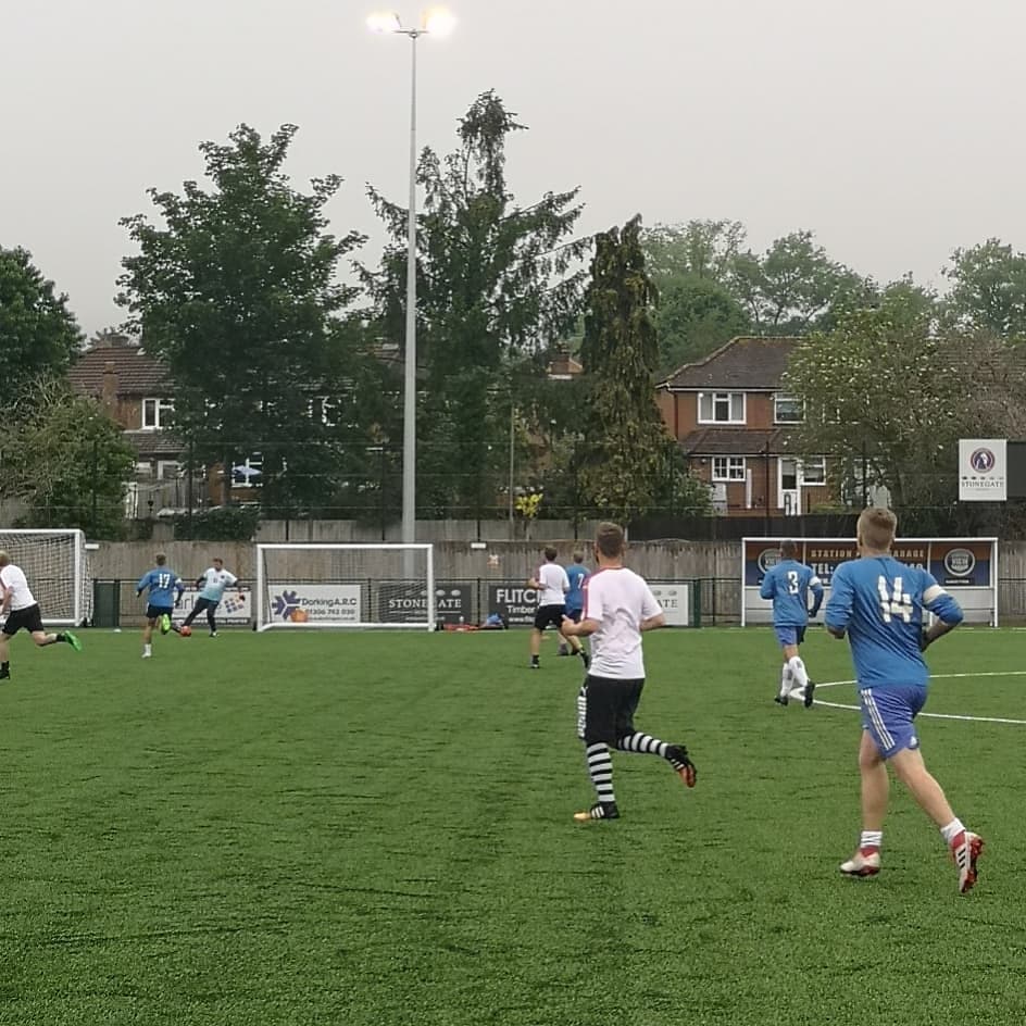 CVFConeclub's tweet image. Brilliant first night of 6 a side with @6Dorking @ProSoccer6 at The Meadowbank @DorkingWDRS @surreyfa starting with a 1-1 draw v @ReigateOBFC well played chaps 👍 already looking forward to next week!