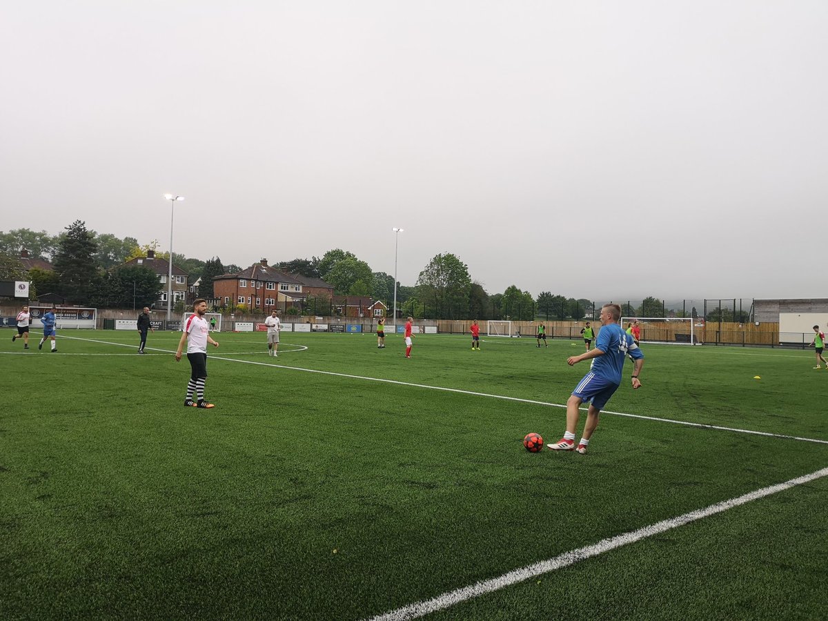 CVFConeclub's tweet image. Brilliant first night of 6 a side with @6Dorking @ProSoccer6 at The Meadowbank @DorkingWDRS @surreyfa starting with a 1-1 draw v @ReigateOBFC well played chaps 👍 already looking forward to next week!