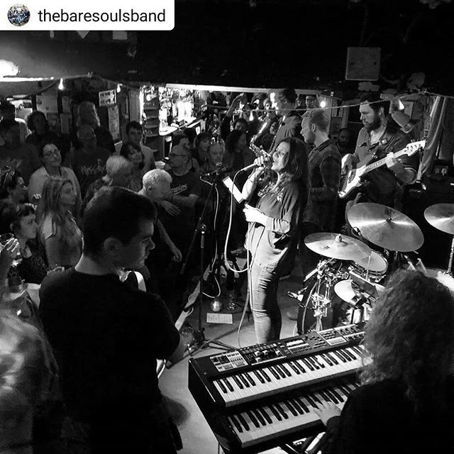bit.ly/2KedMh6 #Repost @thebaresoulsband
• • • • •
Last night was outta sight!! Thanks to The Bell and Jake on sound. But mostly thanks to the amazing crowd. We loved playing for you!! Look forward to seeing you again!
.
.
#bristolmusic #livemusic #bathfringe #…