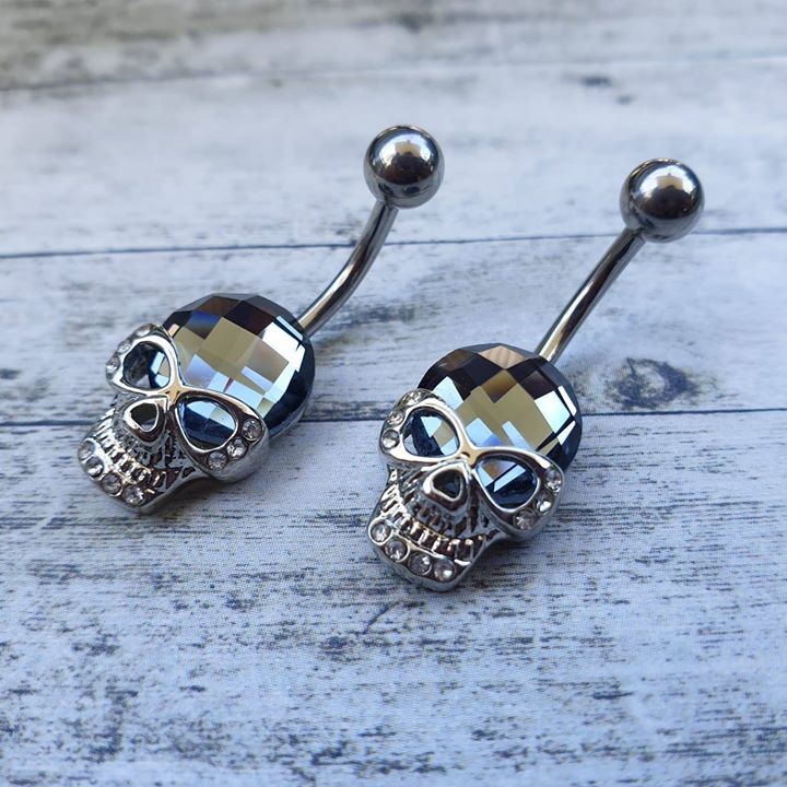 PIERCINGLINE's tweet image. ☠️ Totenkopf Bananabell ☠️
•
👉🏻 bit.ly/2JPwNaq
•
👉🏻 piercingline.com
•
•
•
#piercingline #piercing2me #piercing #piercings #piercingstudio #piercingberlin #piercinglife #lifestyle #getpierced #pierced #piercinginspiration #bananabell #bauchnabelpiercing #we…