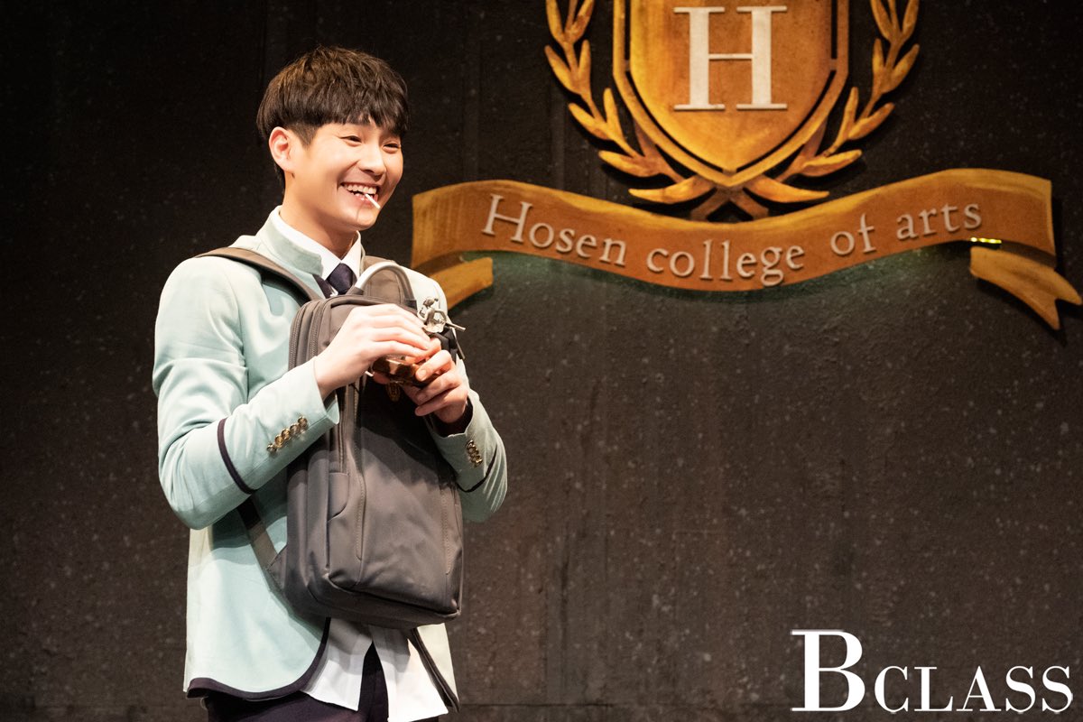 B_Class2017's tweet image. &quot;상처나 나쁜 기억이 
죄다 큰일이어서 그러나?
평생 안고 가는 상처들은 다 큰 일 일까?&quot;

#카에데 #치아키
#연극 #비클래스