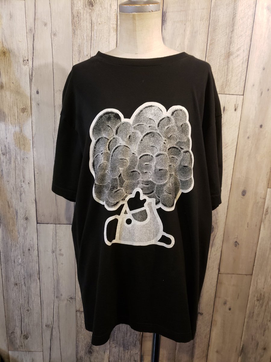 FLEBELF's tweet photo. アイテム紹介
FLEBの🌳ティーちゃんTシャツです
一枚でもゆるっときれます(*^^*) https://t.co/VKDPmQhEBX