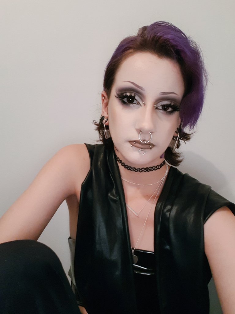 Mxthball's tweet photo. Used @ColourPopCo shadows and @NyxCosmetics lip lingeries 💜🖤 https://t.co/SsRQSerLSj
