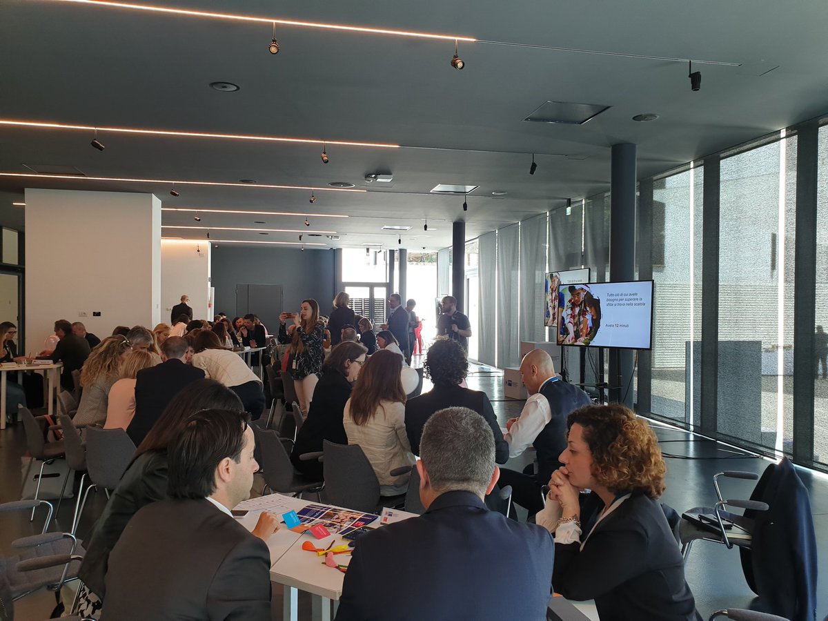 AHK_Italien's tweet photo. Andrea Montuschi di @GPTWItalia chiude l'#ahkdigitalday a tema #HR con un workshop dedicato al profiling #FourSight della creatività per garantire team efficaci.
@businessclown 
@CBREItaly @_HrPeople @startup_italia @AegisHCGroup @WOWwebmagazine @FondazBrodolini @Edenred_Italia https://t.co/I8MiMB8S45