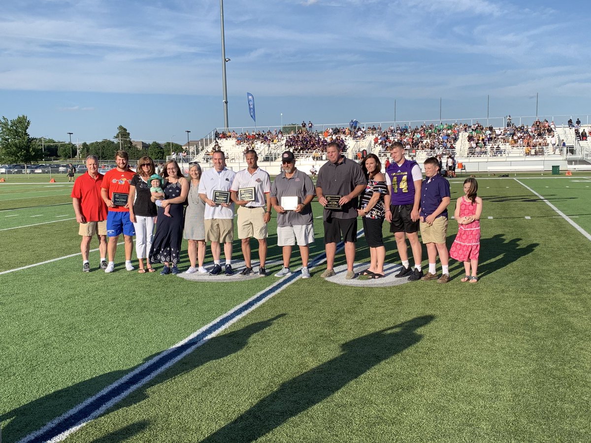 Congratulations to Coach <a href="/Djoiner55/">Coach Dan Joiner</a>!
Tonight he received the 2019 Bassore Award from the <a href="/gkcfca/">@GKCFCA</a>. #NorthtownTRUE