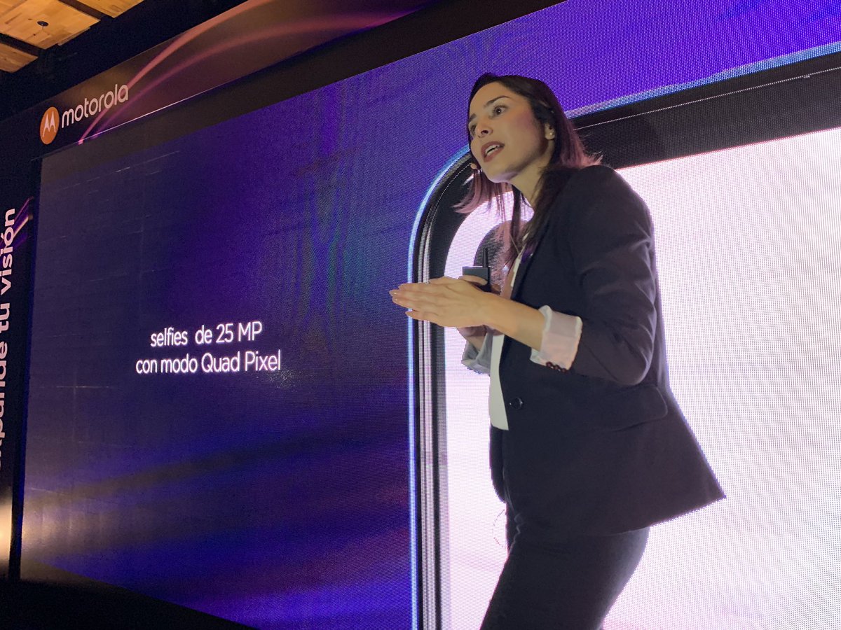 TECH_cetera's tweet photo. Procesador con #AI, cámara #QuadPixel, selfies de 25 MP en el #OneVision #ExpandeTuVision de @Motorola_col https://t.co/i3yfHSkBdh