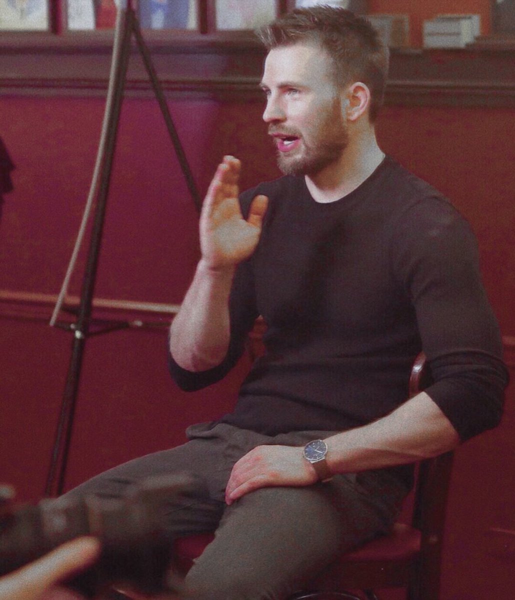 okayevans's tweet photo. Happy birthday Chris I love you ❤️😘💕 https://t.co/4r3r25JqSY