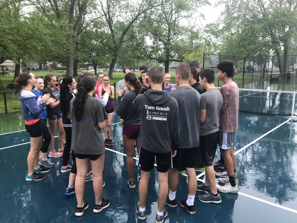 MrHowettSci's tweet photo. #morningcrew19 was greeted with drizzle and cooler temps but it did not stop them. Workout opportunity #4 complete!! @wchsdistance @runtime495 @ellinn3 #buildingabase https://t.co/4lqAhDpUX4