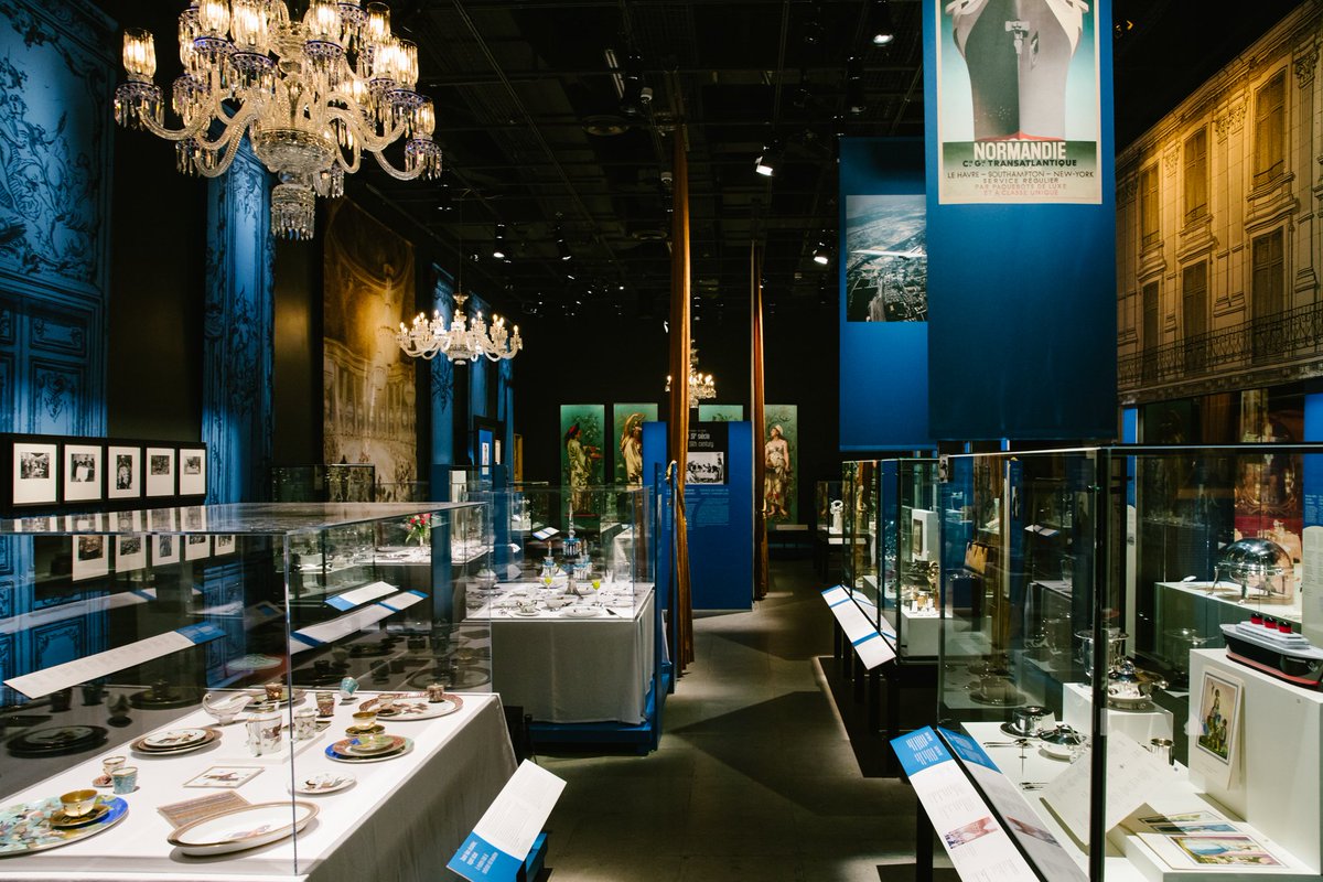 bibliomontreal's tweet photo. Les portes ouvrent dans une heure pour visiter l'exposition #FranceATable à @PointeaCalliere dans le cadre de la Soirée des bibliothèques publiques. Tarif réduit sur présentation de votre carte de bibliothèque! Vous avez jusqu'à 21h. 😍 https://t.co/kMyXQhbACN