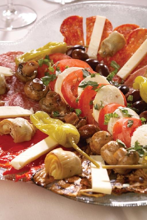 johnnycostasps's tweet photo. Celebrate Dad this weekend by treating him to his favorite Italian meal at Johnny Costa's. Open for dinner at 5 PM, Closed Sunday. #uniquelypalmsprings #uniquelyps #DiningMode @OpenTable @dineGPS @GayDesertGuide @PalmSpringsCA @PSpringsChamber @palmspringslife #FathersDay https://t.co/nZ3dAqJfqi