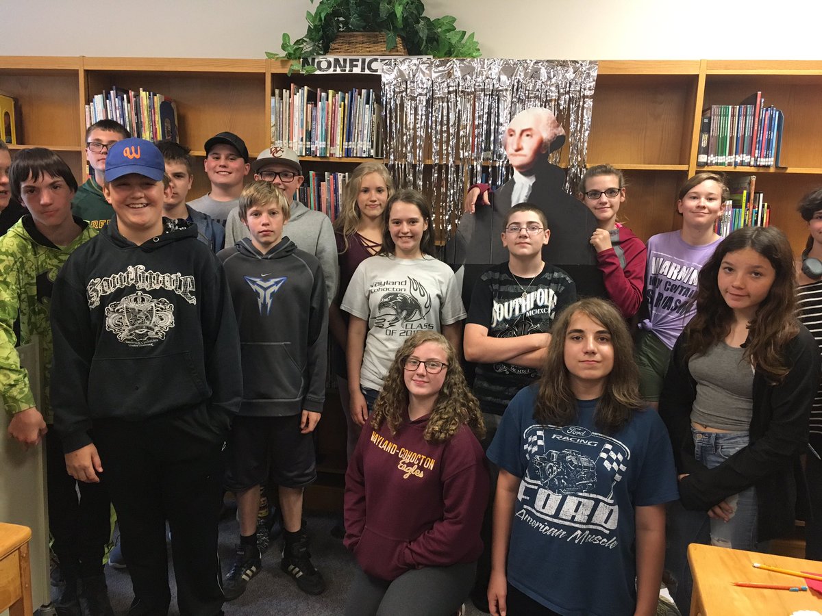SSwithMrsWillis's tweet photo. Today, 7th graders celebrated their end of the year projects for Social Studies with a patriotic themed gallery walk and photo booth! So proud of the work these kiddos did and the amazing projects they produced! #wccsms https://t.co/5W6EJL8ThU