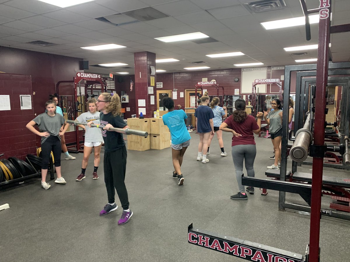 2019Maroons's tweet photo. Central Softball off- season workouts!  Getting stronger, faster, and more explosive!! #respecttheprocess #softballfamily https://t.co/JwYJLu7axp