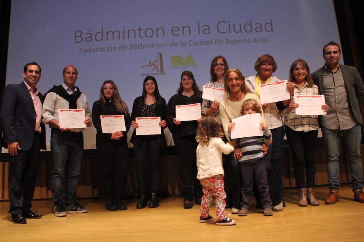 DeportesBA's tweet photo. La @badmintoncaba entregó, en el auditorio de la sede de gobierno porteño, los diplomas a los alumnos que realizaron y aprobaron los cursos de entrenador y de árbitro de esta disciplina #BACiudadActiva https://t.co/nck4fZ0pjq
