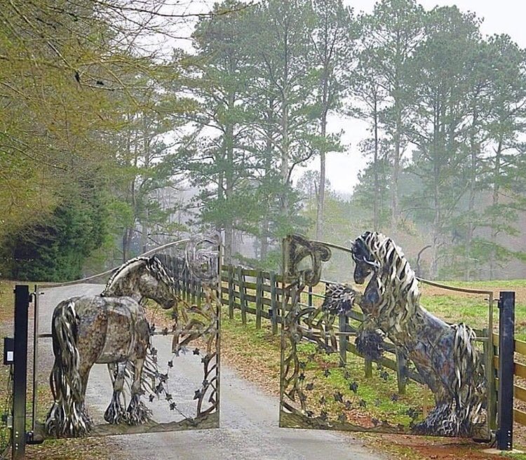 Love these #Gates #horses