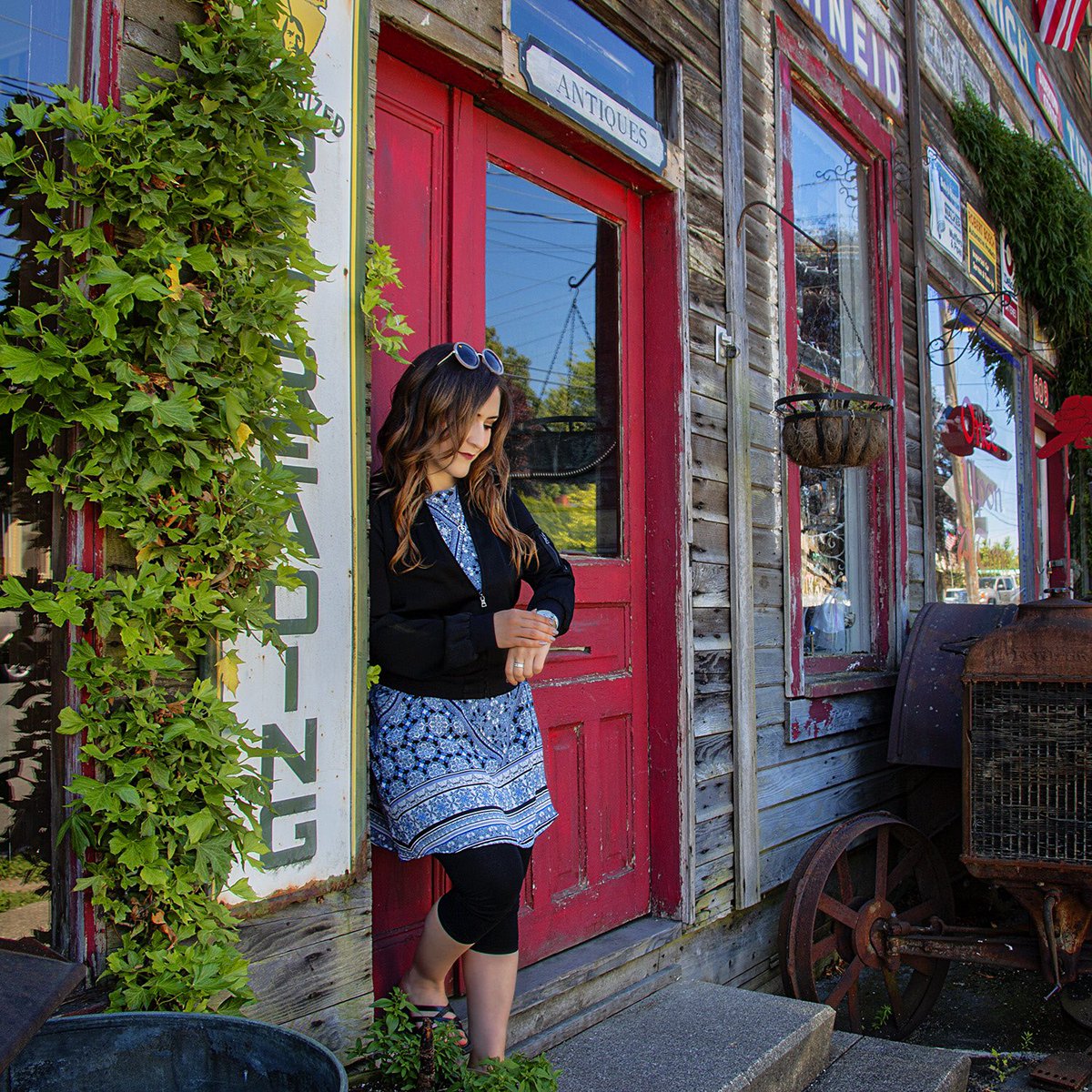 CrazedRayRay's tweet image. What time is it? Time for some antique shopping! 😏 Gotta love the hunt and enjoy the find. 🙌🏼 I've learned if you love it buy it, if not someone else will. 🤣 Anyone else enjoy antique shopping? 🙈  #antiqueshops instagram.com/p/ByqhSjoJqy1/