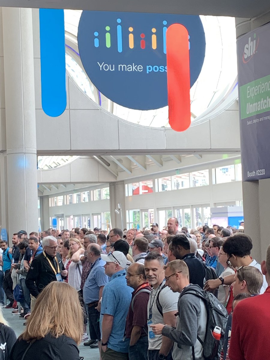 conroy_cathy's tweet photo. @CiscoLive final keynote starting soon, people lining up already, keen to get in to hear from @OfficialJLD #CLUS @Commvault #ScaleProtect https://t.co/z9hEGDvuIF