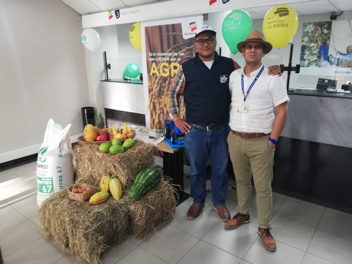 sfa_cebar's tweet photo. Día agro la Sucursal Campoalegre Huila. Esta actividad fue acompañada por nuestro asesor Diego Mauricio Ochoa.
#SFACEBAR #FinanciandoElAgro #Asesoría #Créditosagropecuarios #Productor #Comercializador #Transformador #Serviciodeapoyo #agricultura #pecuaria https://t.co/XVmhrgKo2Z