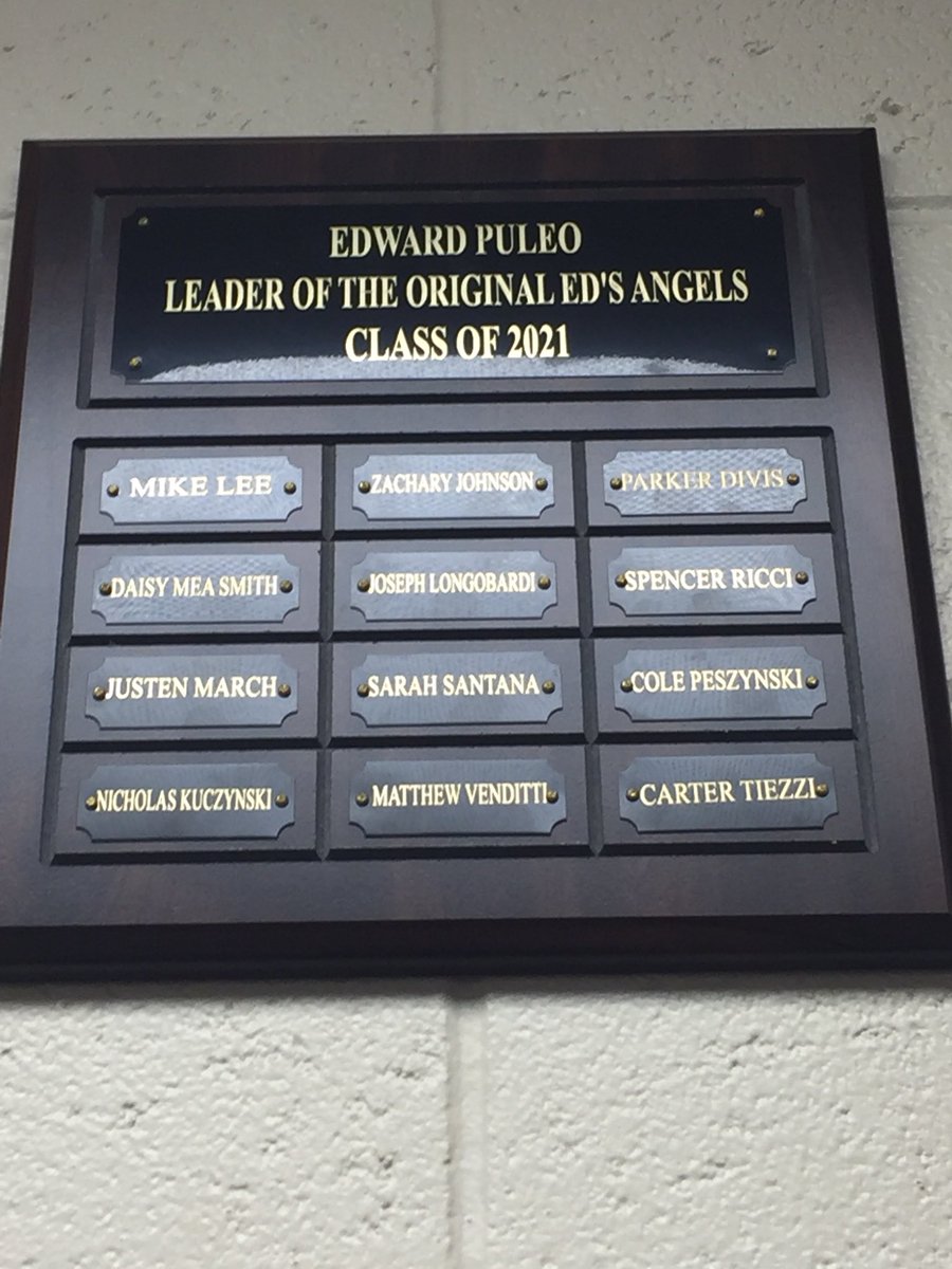 edpuleo's tweet image. No better feeling than being appreciated by such of kids. @VinalTechHS Class of 2021 is my first class and I’m so thankful for each one of them. #vinaltech #buildingfutures #edsangels
