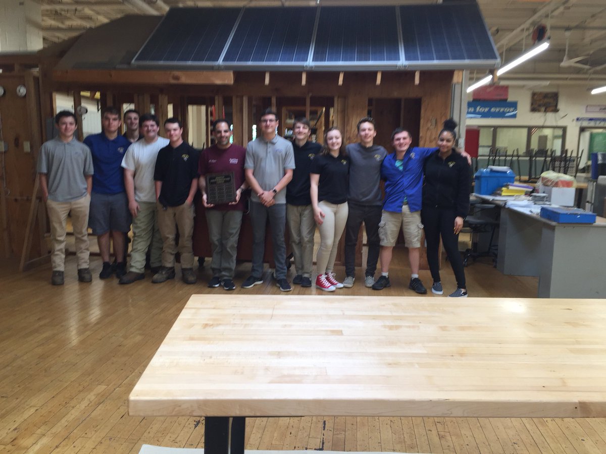 edpuleo's tweet image. No better feeling than being appreciated by such of kids. @VinalTechHS Class of 2021 is my first class and I’m so thankful for each one of them. #vinaltech #buildingfutures #edsangels