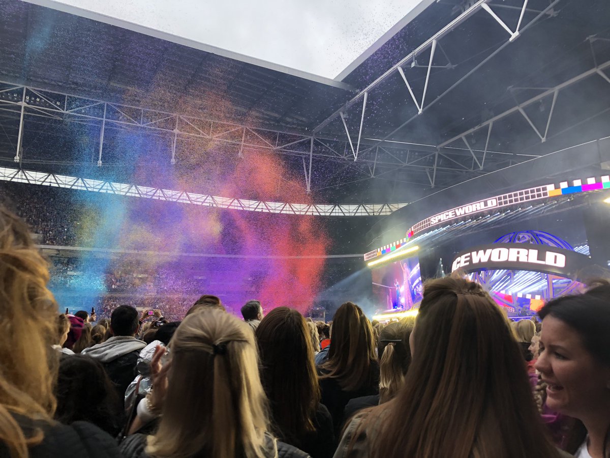 dangerousellen's tweet image. best night ever 💘 #SpiceWorldLondon