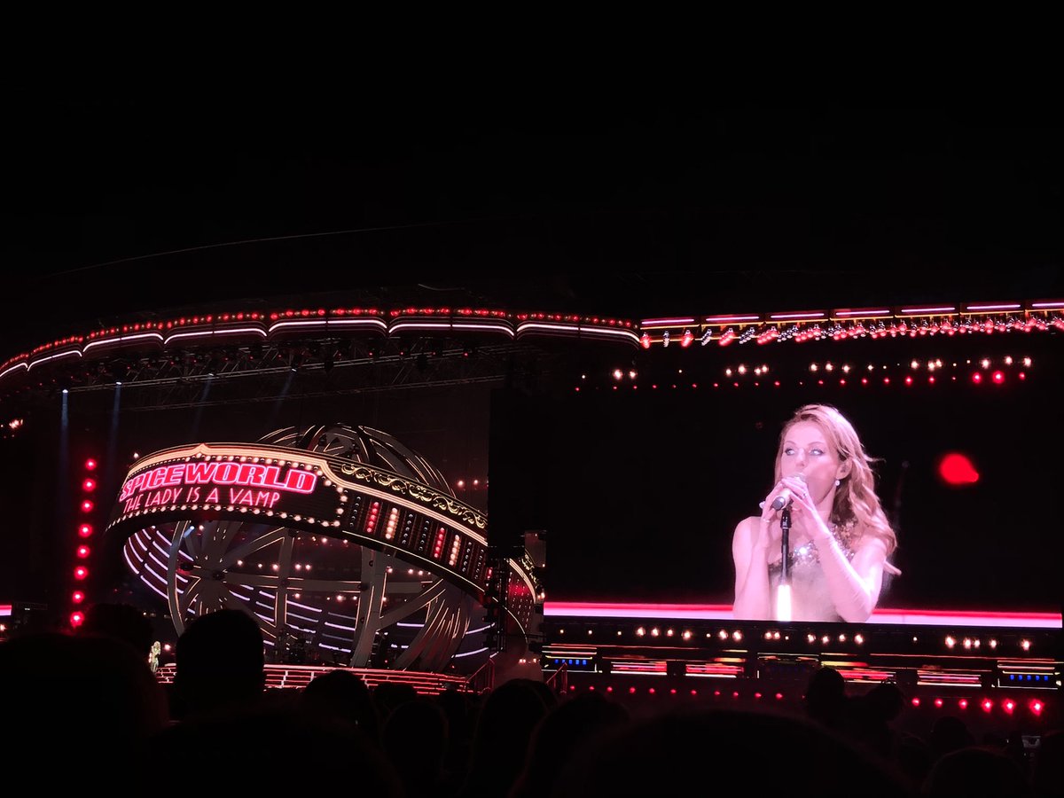 dangerousellen's tweet image. best night ever 💘 #SpiceWorldLondon