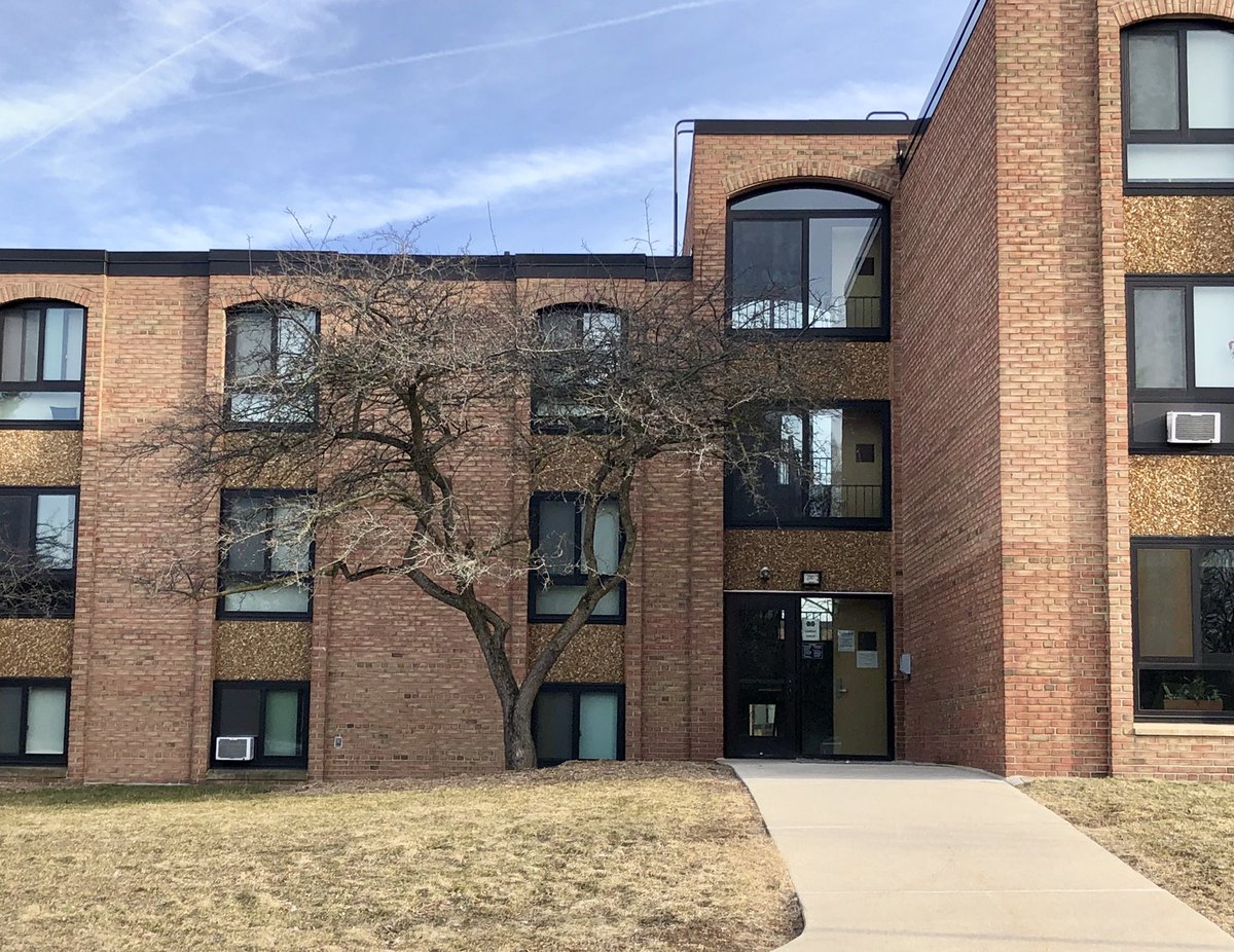 Robert F. Swanson, Vera Baits Dormitories (1967) /// I lived here my freshman year of college, up on the  @UMich North Campus. Not a bad place to live as far as college dorms go. (Cc:  @Bank_the_Tank @jared_adler)