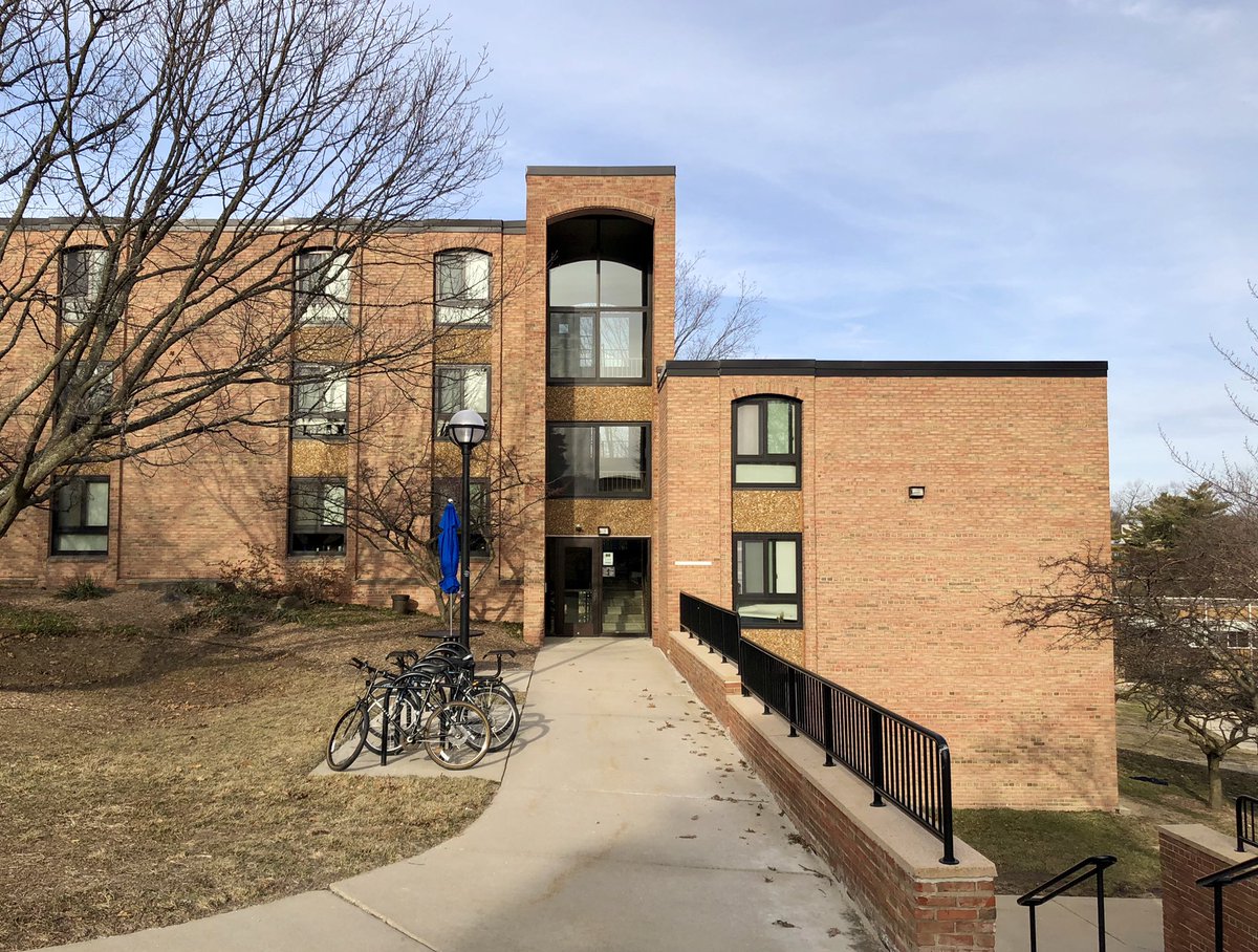 Robert F. Swanson, Vera Baits Dormitories (1967) /// I lived here my freshman year of college, up on the  @UMich North Campus. Not a bad place to live as far as college dorms go. (Cc:  @Bank_the_Tank @jared_adler)