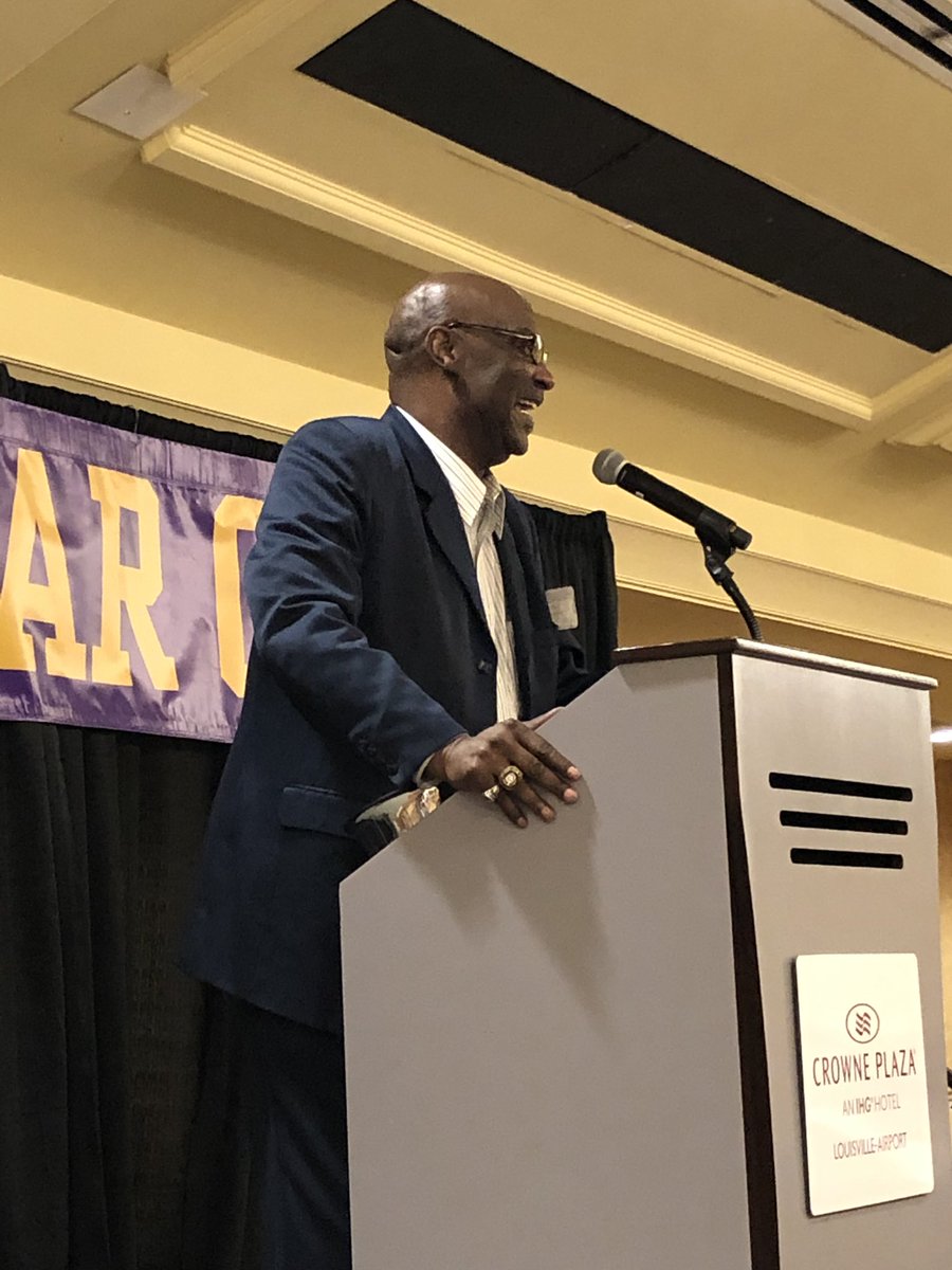 MaleBulldogs's tweet photo. What a great day...honored to attend & speak @ Male High 50yr Alumni Luncheon @ Crowne Plaza. Highlight of my day was sitting next to my friend, Joyce Day 😊. Kudos to Dallas Thornton & George Tinsley on being Distinguished Alumni of the Year.
#Legends
#ForGodForCountryForMale https://t.co/Rvn2kCIlkD