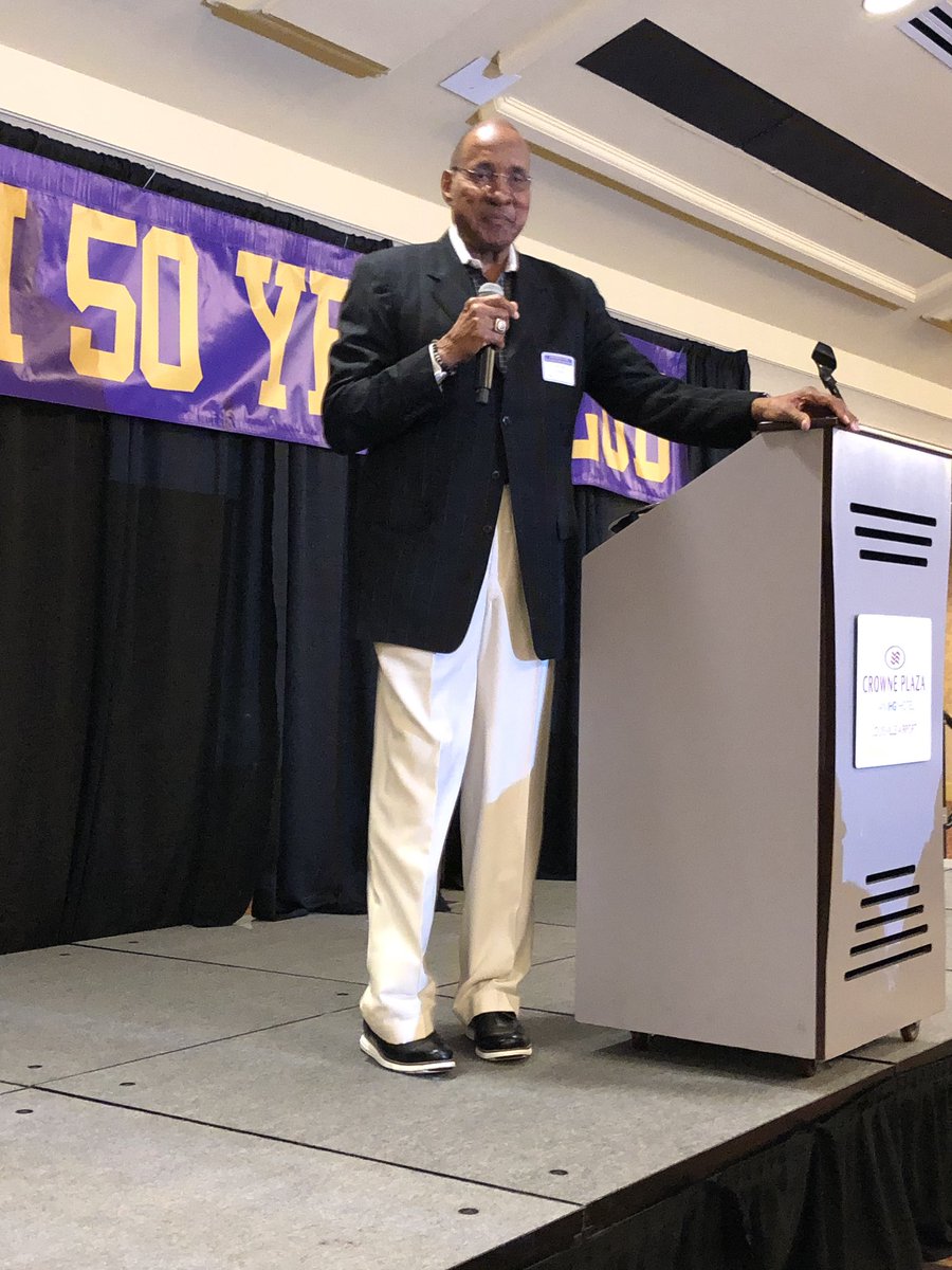 MaleBulldogs's tweet photo. What a great day...honored to attend & speak @ Male High 50yr Alumni Luncheon @ Crowne Plaza. Highlight of my day was sitting next to my friend, Joyce Day 😊. Kudos to Dallas Thornton & George Tinsley on being Distinguished Alumni of the Year.
#Legends
#ForGodForCountryForMale https://t.co/Rvn2kCIlkD