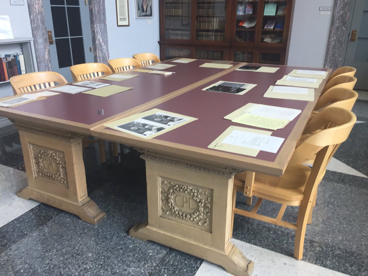 CHIdocumenters's tweet photo. Documenters and @city_bureau staff are taking a tour of City Council from the Great Fire to today via the Harold Washington Library’s Special Collection archive—thanks for having us @chipublib! https://t.co/vxBOxvLPvB