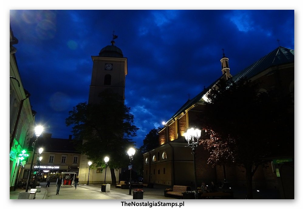 TheBloggerpl's tweet photo. Moje zdjęcia z nocnego spaceru po Rzeszowie :) Życzę miłego oglądania :) 
 #Polska #Rzeszów #igersrzeszów #igerspoland #Ratusz #Rynek #TheNostalgiaStamps Website: https://t.co/PSZmDcfsTT @The_Blogger_pl https://t.co/jNfLlGGEX9