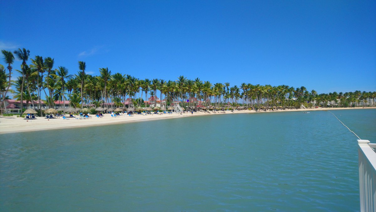 alan0swald's tweet photo. Haven't died yet, guys. #4daysin #grandbahiaprincipe https://t.co/JJZlSzWanp