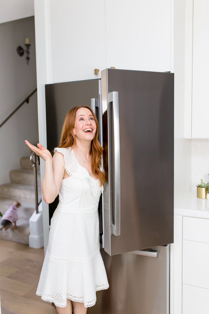Who says you can’t have it all?! Before we had Lennox, I thought I'd have to sacrifice a beautiful home for baby-friendly. Well, it IS possible to have a sleek kitchen that is ALSO safe for our littles, thanks to <a href="/BoschHomeUS/">Bosch Appliances US</a>—hallelujah! Details here➡️ amydavidson.com