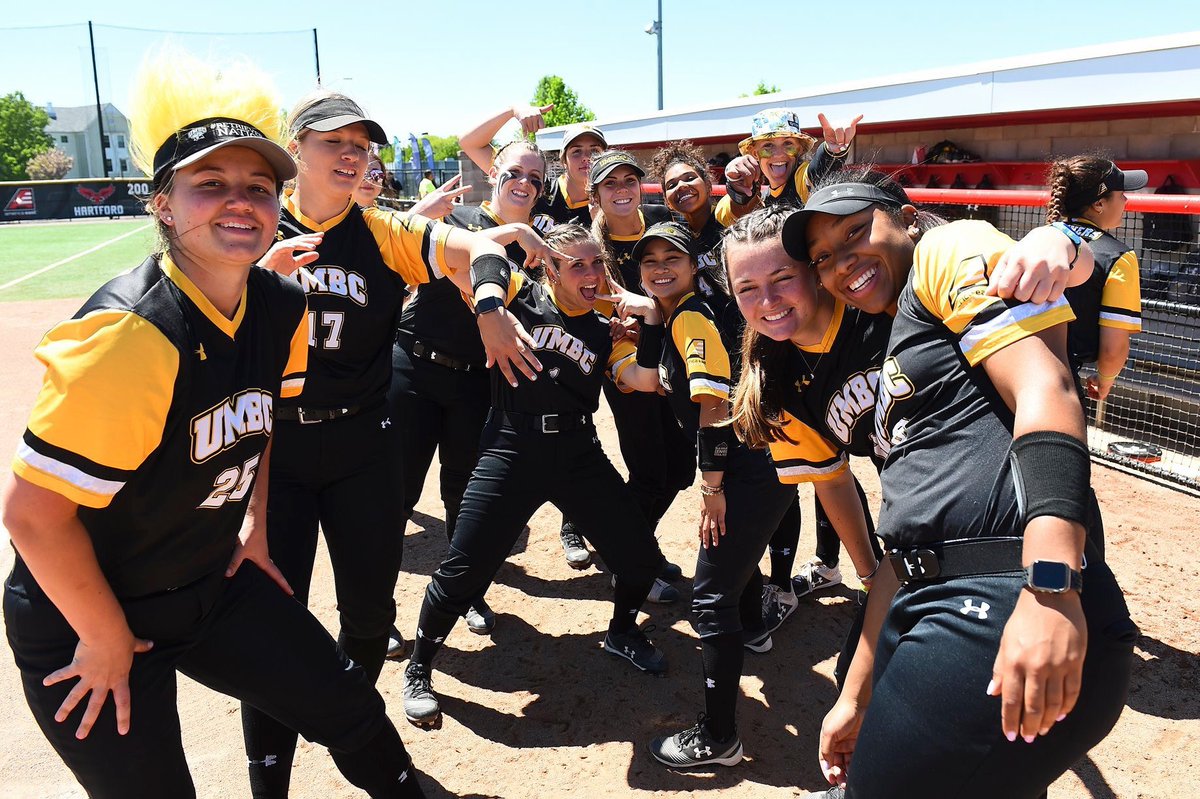 amyhucht's tweet image. Only seems appropriate to recognize our reigning #AESB champs on #WorldSoftballDay!