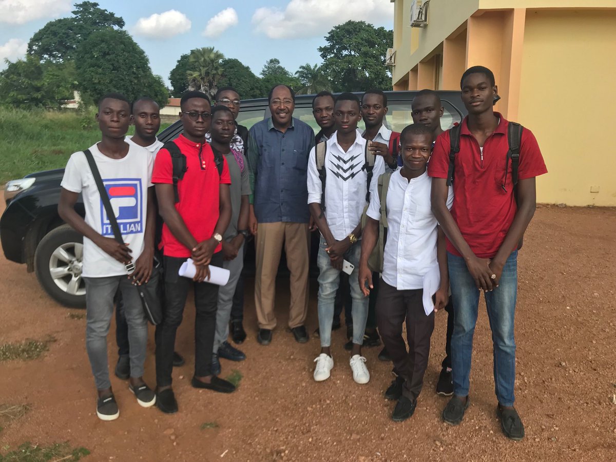 @Bouaké Medical School: Wonderful to be with my students after a classroom on clinical patterns of vascular diseases