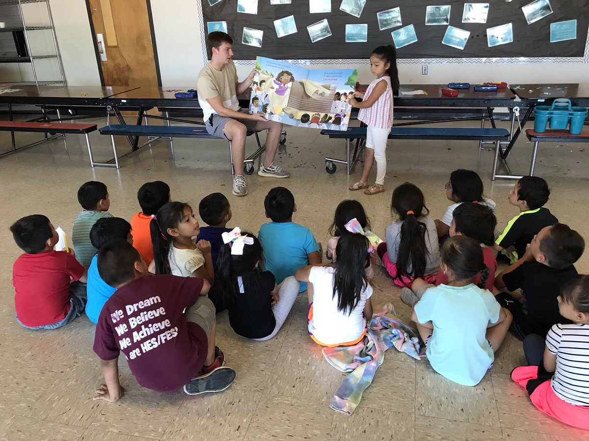 HESOneFamily's tweet photo. Our summer school students enjoyed learning about flag day! Thank you Thomas Pratt for helping our students with their craft &amp; reading them a book! It was a great day! https://t.co/jj0O1k4pQl