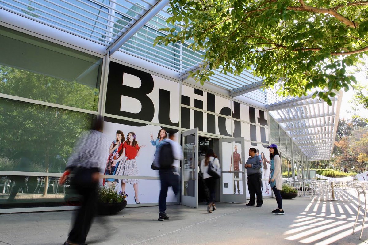 gurugk's tweet photo. Fun shots from #BuildIT today in Sunnyvale. Livestreamed and celebrated in offices across the globe - we talked about consumers, content, commerce and building what's next at @VerizonMedia #BuildIt2019 https://t.co/HFlCzvD0E0