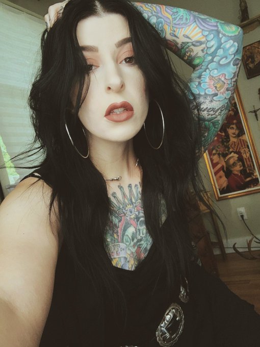 Forever living in obnoxiously large concho belts and a shaggy mop head. https://t.co/mZPbWPrjho<a href="/tag/model"class="tags"><span>#model</span></a><a href="/tag/fashion"class="tags"><span>#fashion</span></a><a href="/tag/makeup"class="tags"><span>#makeup</span></a><a href="/tag/style"class="tags"><span>#style</span></a><a href="/tag/ootd"class="tags"><span>#ootd</span></a><a href="/tag/light"class="tags"><span>#light</span></a><a href="/tag/mua"class="tags"><span>#mua</span></a>