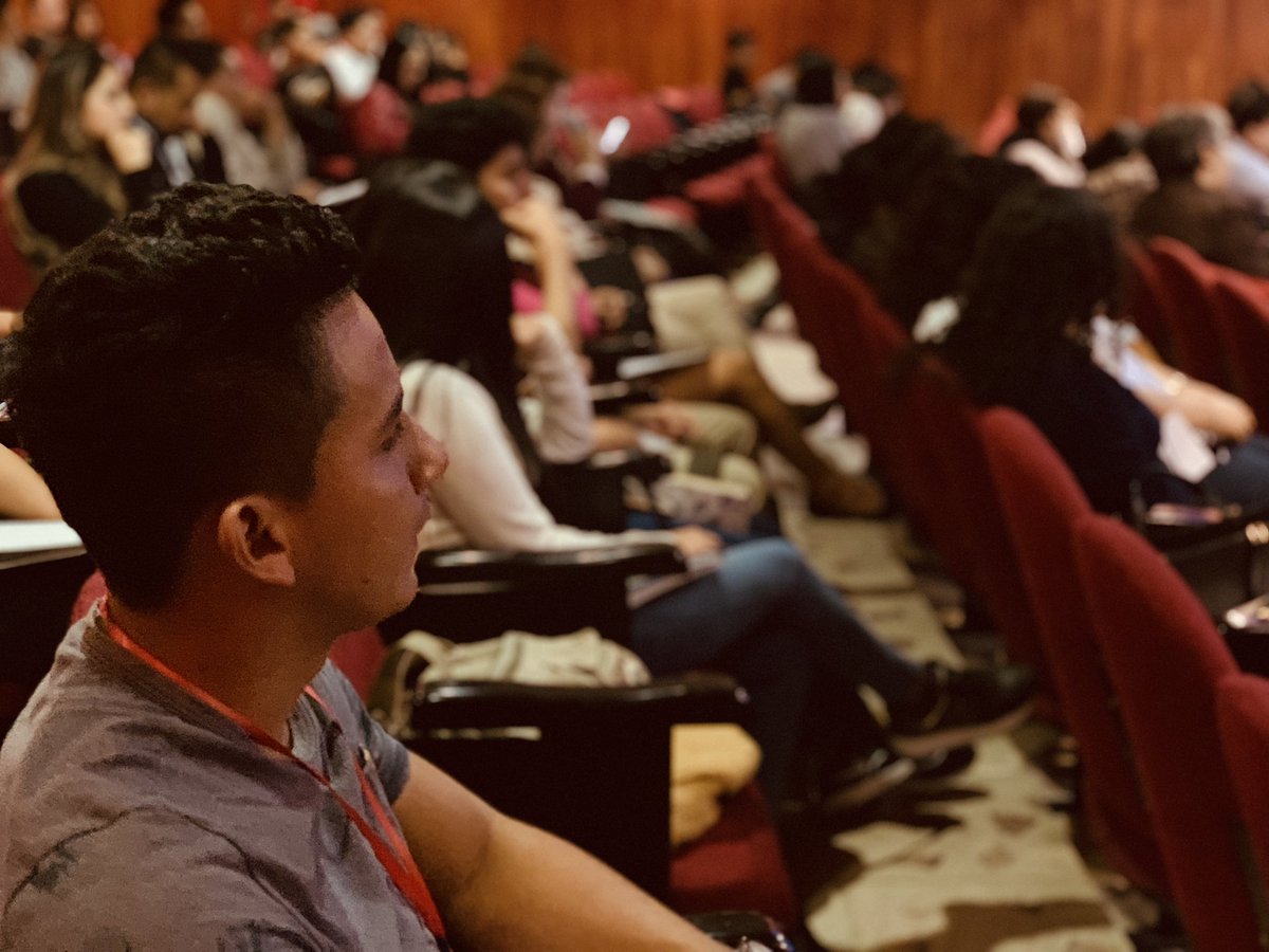 ContinuaUcacue's tweet photo. En estos momentos tenemos a la Dra @AlinaPascual de 🇲🇽 con el tema  “ Gestión de Proyectos “ representando a la @UniversidadIberMex

#IISeminarioInternacional #GestionProyectosSociales2019
#PoliticasPublicas

#GestionProyectos2019
#EducacionContinuaUcaCue
#LaCatoExcelencia https://t.co/tguLXX1Cix
