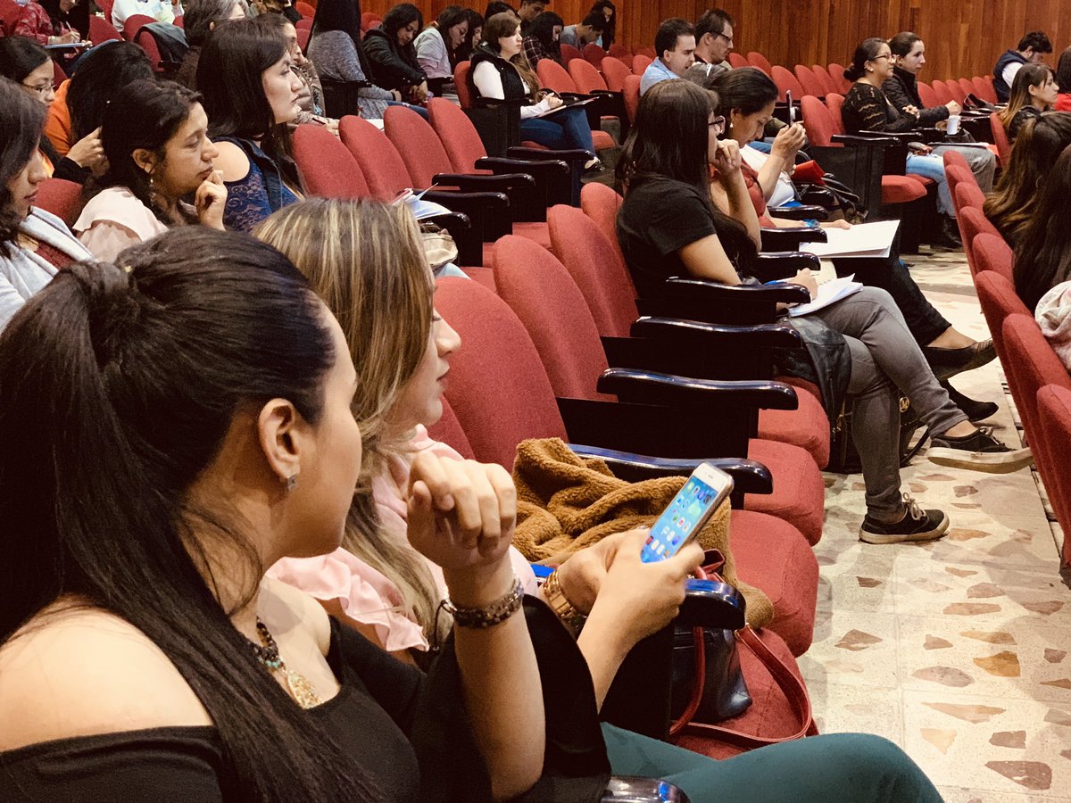 ContinuaUcacue's tweet photo. En estos momentos tenemos a la Dra @AlinaPascual de 🇲🇽 con el tema  “ Gestión de Proyectos “ representando a la @UniversidadIberMex

#IISeminarioInternacional #GestionProyectosSociales2019
#PoliticasPublicas

#GestionProyectos2019
#EducacionContinuaUcaCue
#LaCatoExcelencia https://t.co/tguLXX1Cix