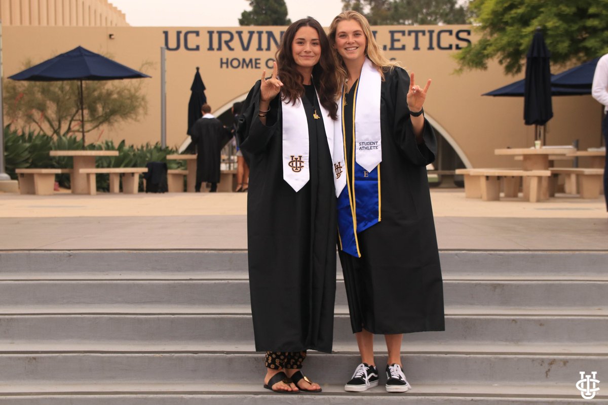UCIwwp's tweet photo. So proud of our 2019 grads😊👩‍🎓🐜🍴‍ https://t.co/4Q0qEGnlj9