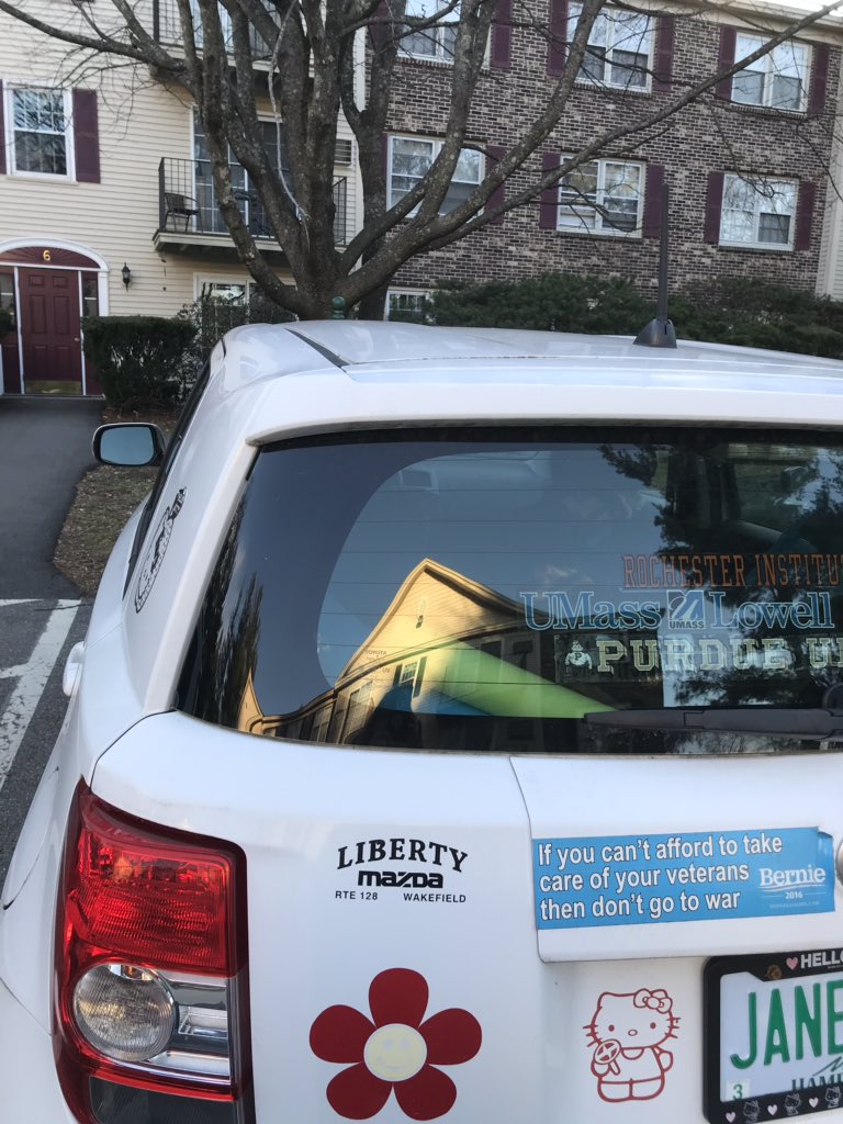 frazzledma25's tweet photo. @PepperOceanna #Bernie2020 #BernieNH https://t.co/96UywlNSKm