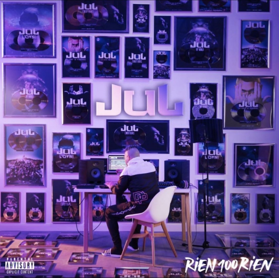 BengousOueske's tweet photo. Ça va trop vite 🤣🤣🤣 l’album du frero @jul enfin disponible sur toutes les plateformes et partout les bewwww 📀📀📀 #RIEN100RIEN #jul #CestPasToiLovni 🛸👽🤙🏽 https://t.co/sW12iuAhaE