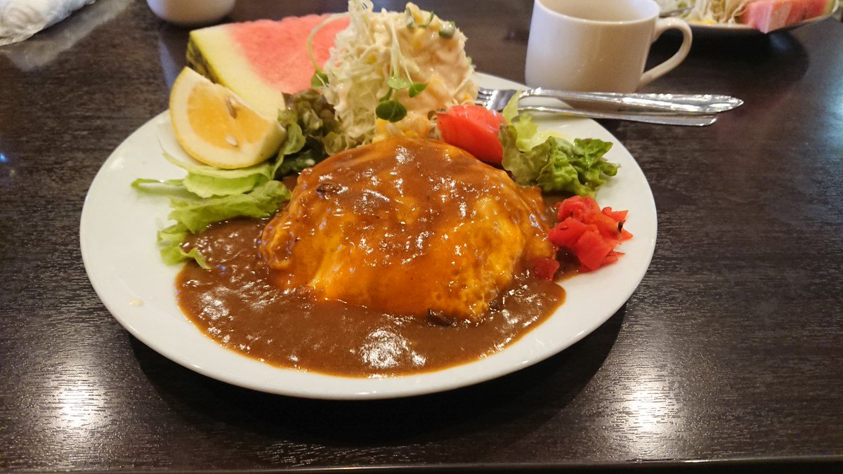 O Xrhsths 日高村オムライス街道 Sto Twitter 6月14日 金 の日高村オムライス街道 本日は グリーンフィール が定休日となっております 第6弾シールラリー開催中 写真は ムラカフェひだか の新メニュー カレーオムライス です T Co Rkw8f1glfc