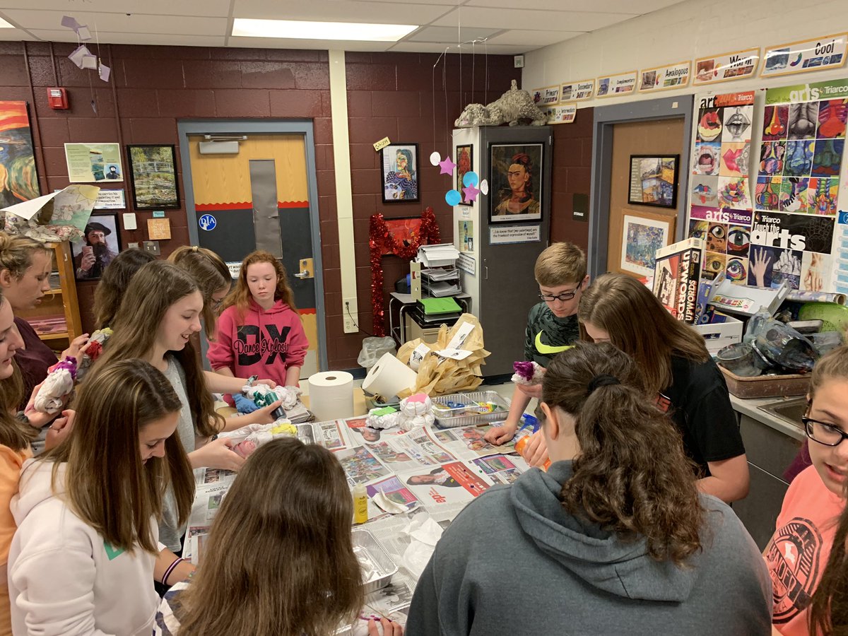 saraburden's tweet photo. Last Day/Half Day fun in the art room with Mrs. McBiggs! Gonna miss these guys! 2018-19 is in the books... Wishing everyone a safe and happy summer! #MASBigReds #PowerUpMMS https://t.co/7cHYGek9sR