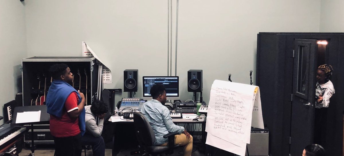 LongBeachCAP's tweet photo. #TBT April 3rd 2013 vs April 3rd 2019. The LAMP Music Production room and group has changed and upgraded tremendously.
2019 Summer LAMP begins June 25th. We are still accepting applications available for pick up at 117 W. Victoria St, Long Beach CA, 90805.
#LAMP #LBCAP https://t.co/FvqQgYDQ1m